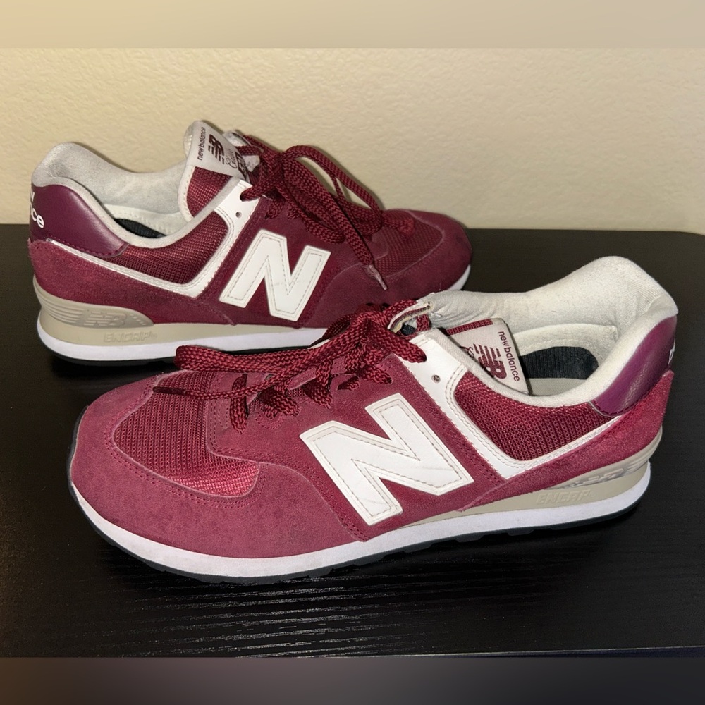 New Balance 574 ML574RS2 Men’s Size 10 Classic Sneakers – Maroon & White